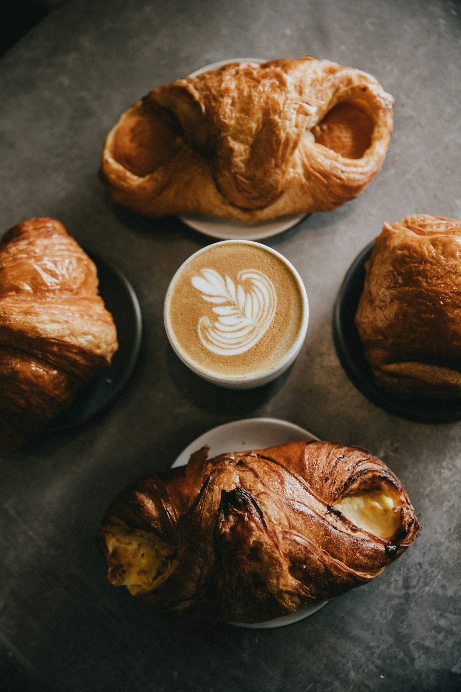 The Art of Creating Interactive Café Entertainment